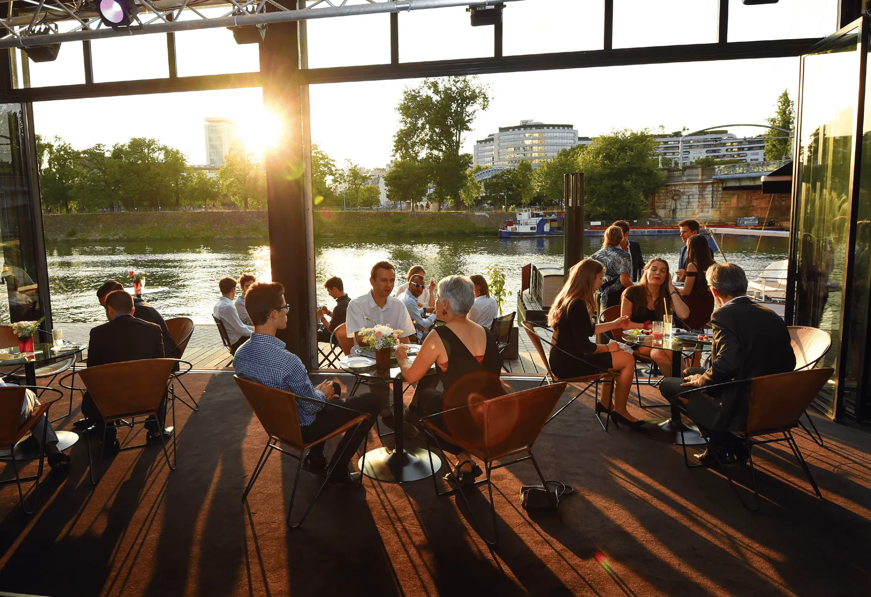 espace-bord-seine-paris-yacht-marina