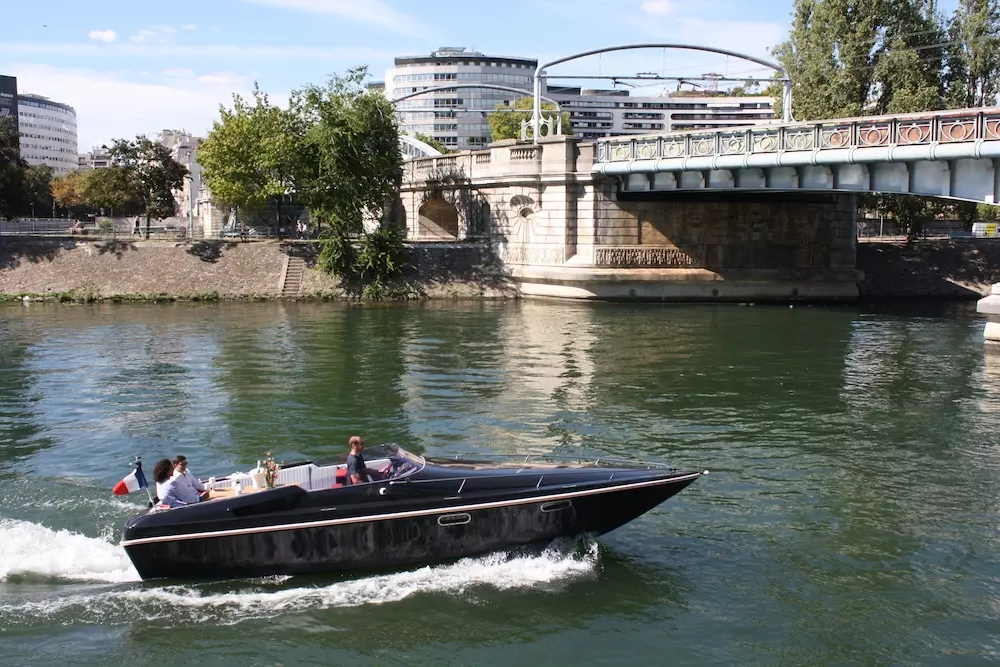 louer bateau electrique paris